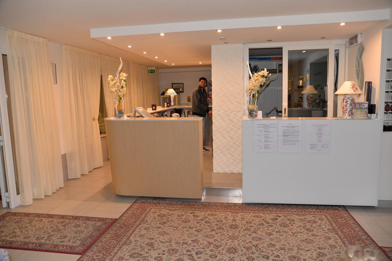 Hotel Ilde Rimini Kültér fotó